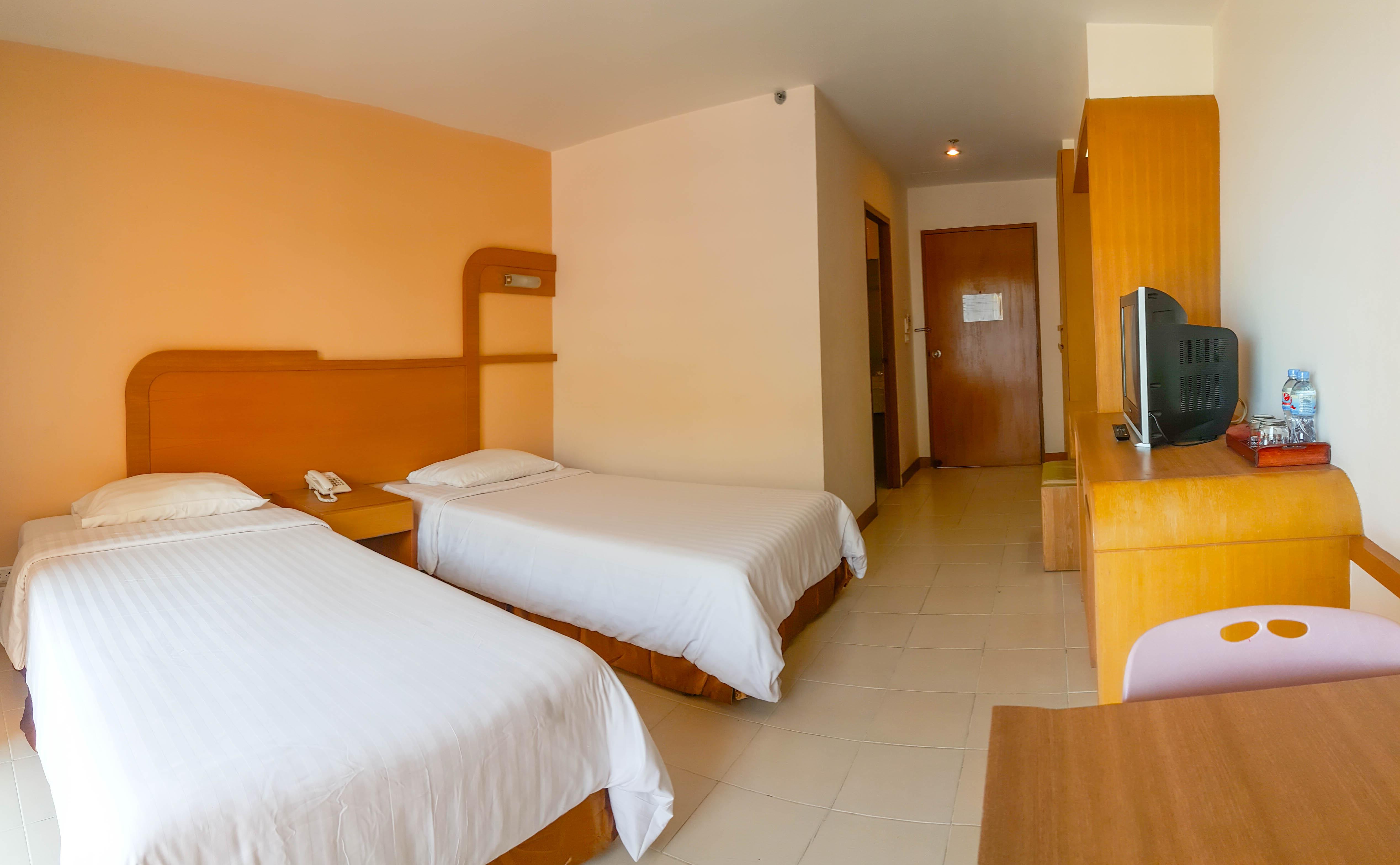 Eastiny Plaza Hotel Pattaya Buitenkant foto