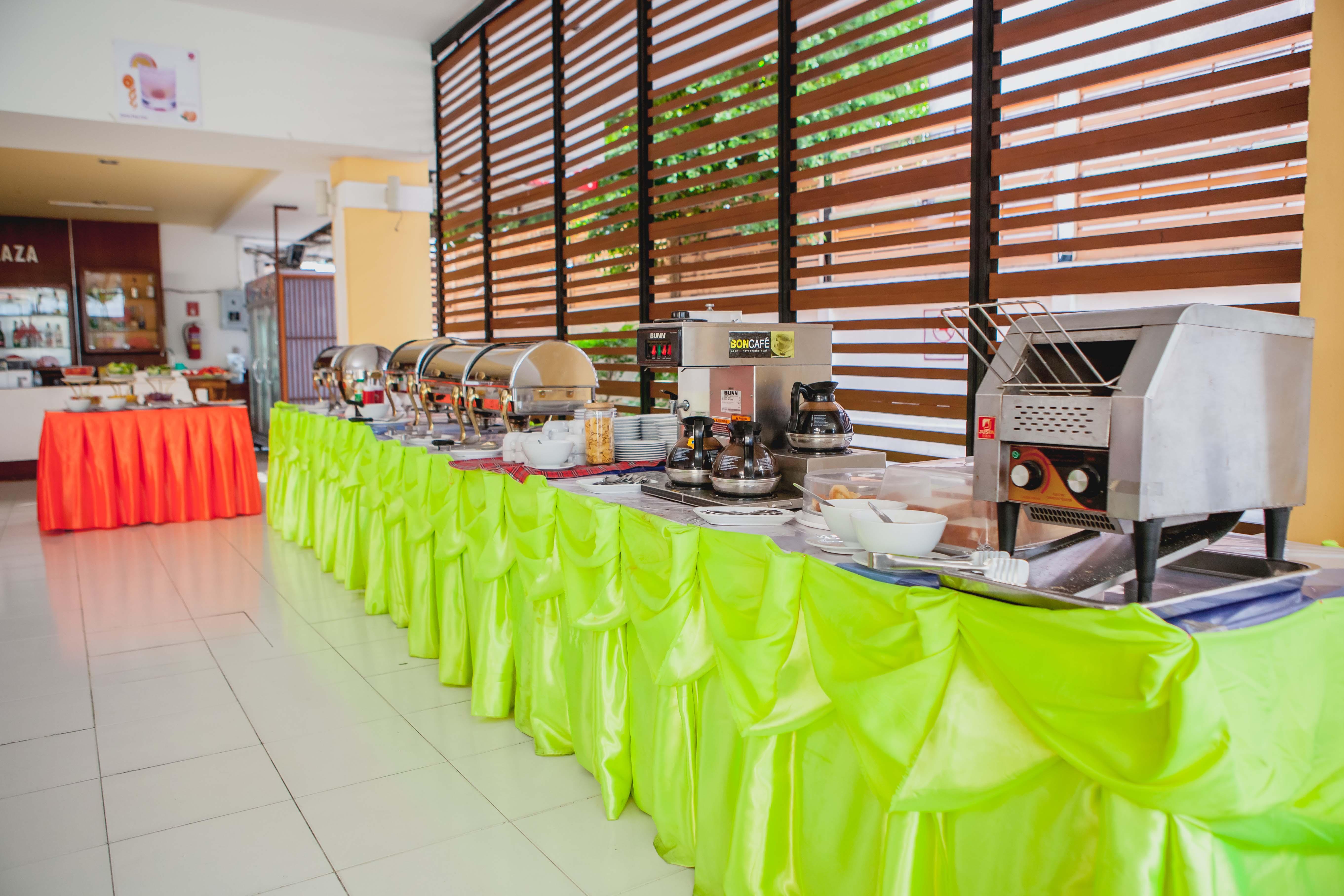 Eastiny Plaza Hotel Pattaya Buitenkant foto