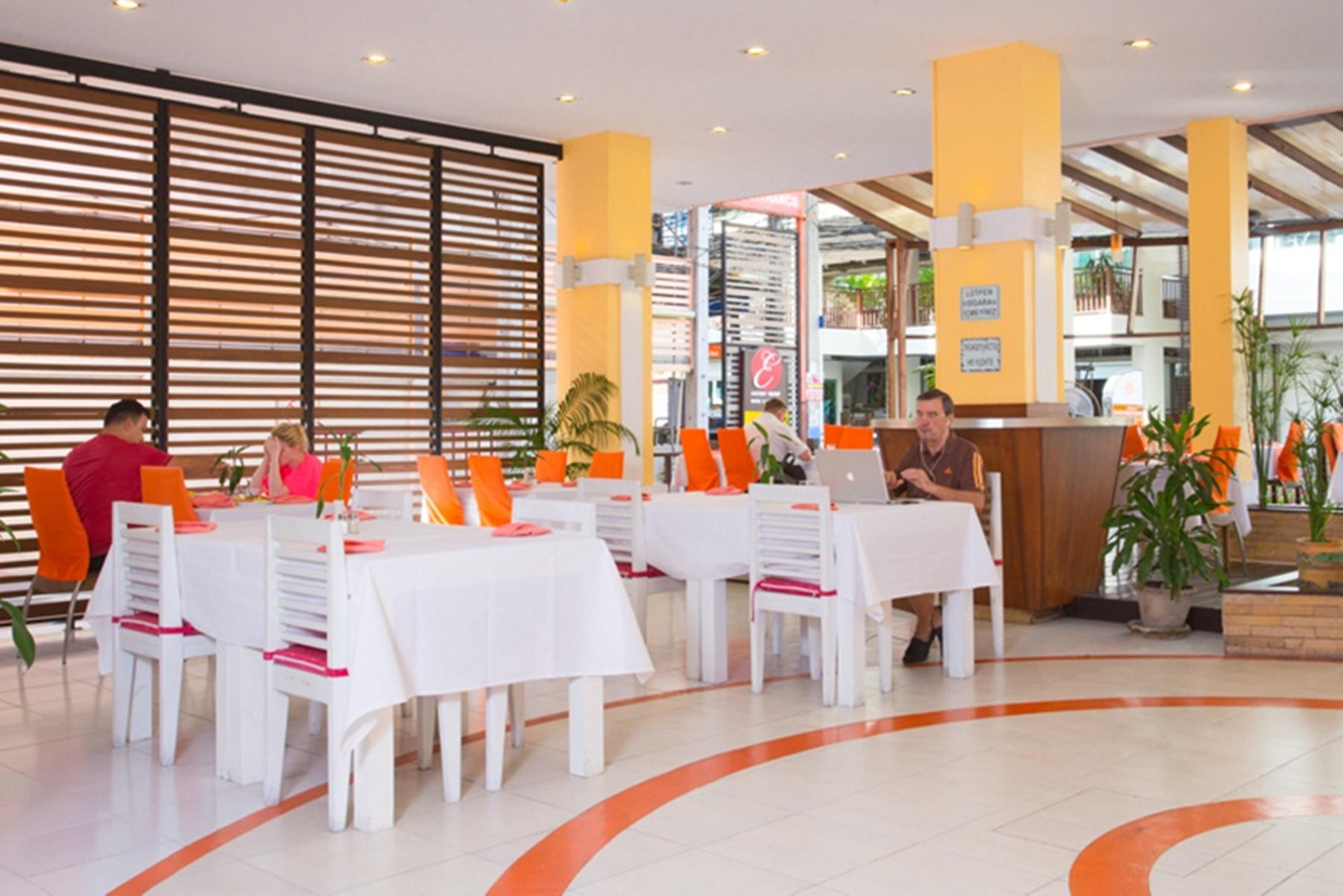 Eastiny Plaza Hotel Pattaya Buitenkant foto