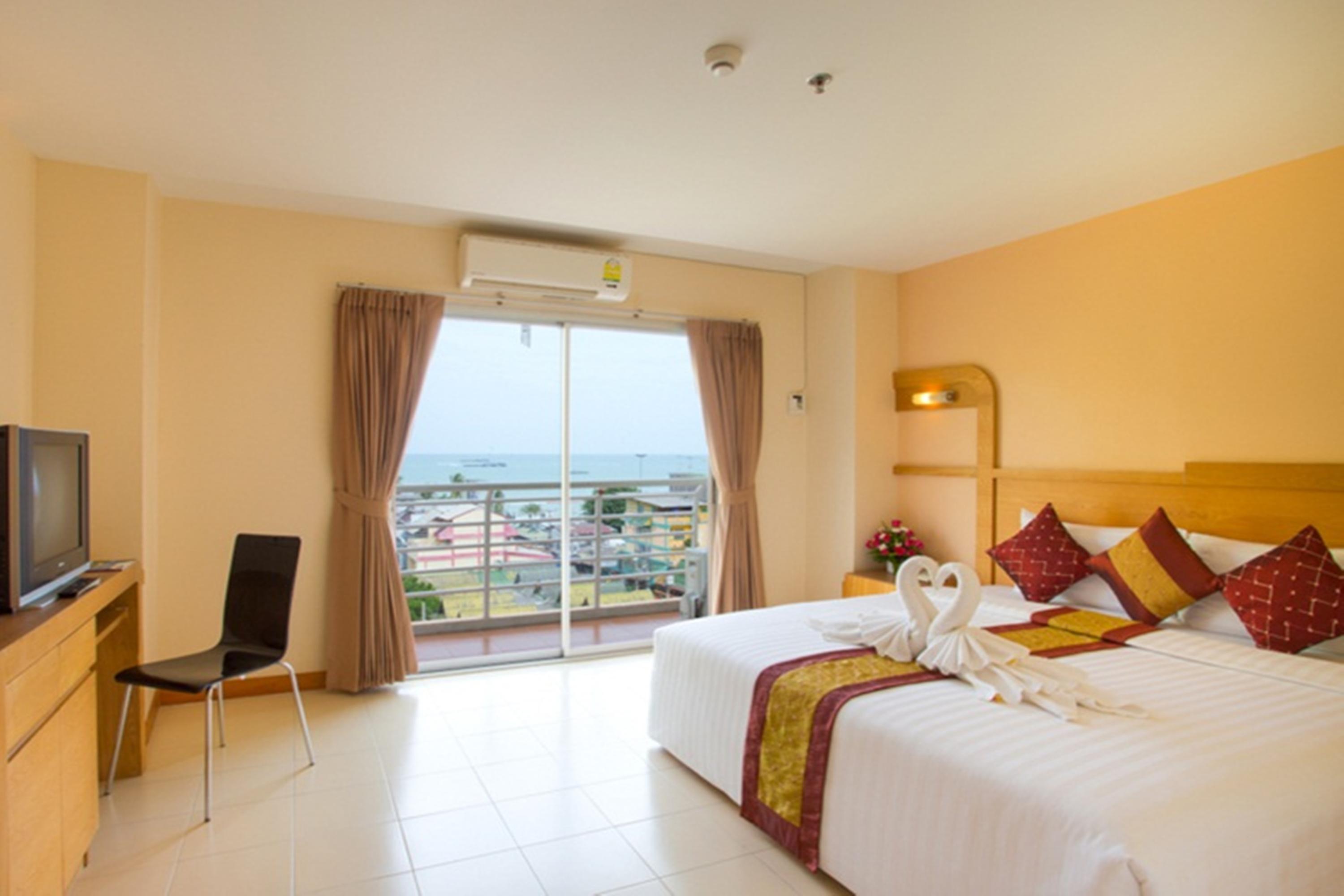 Eastiny Plaza Hotel Pattaya Buitenkant foto