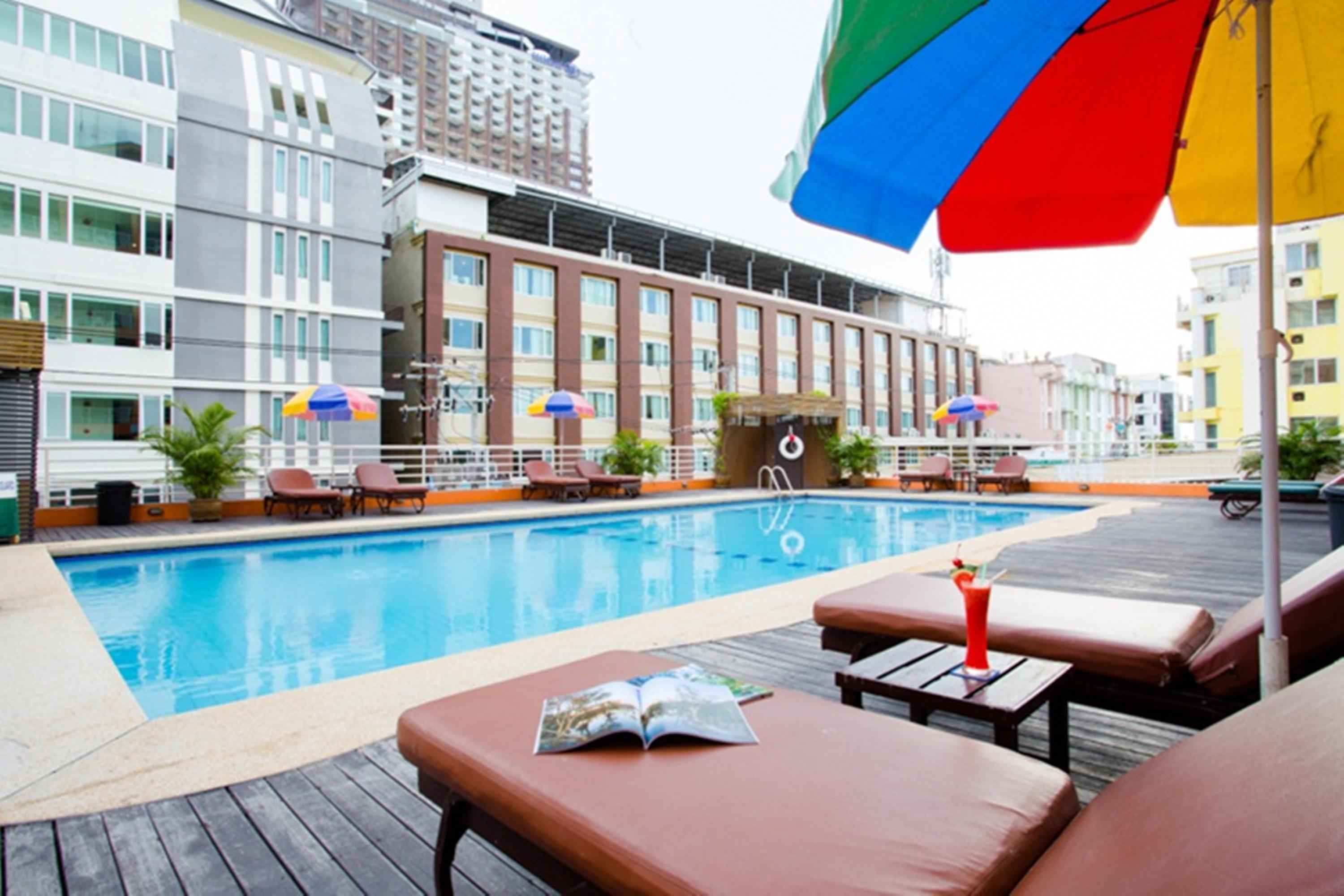 Eastiny Plaza Hotel Pattaya Buitenkant foto