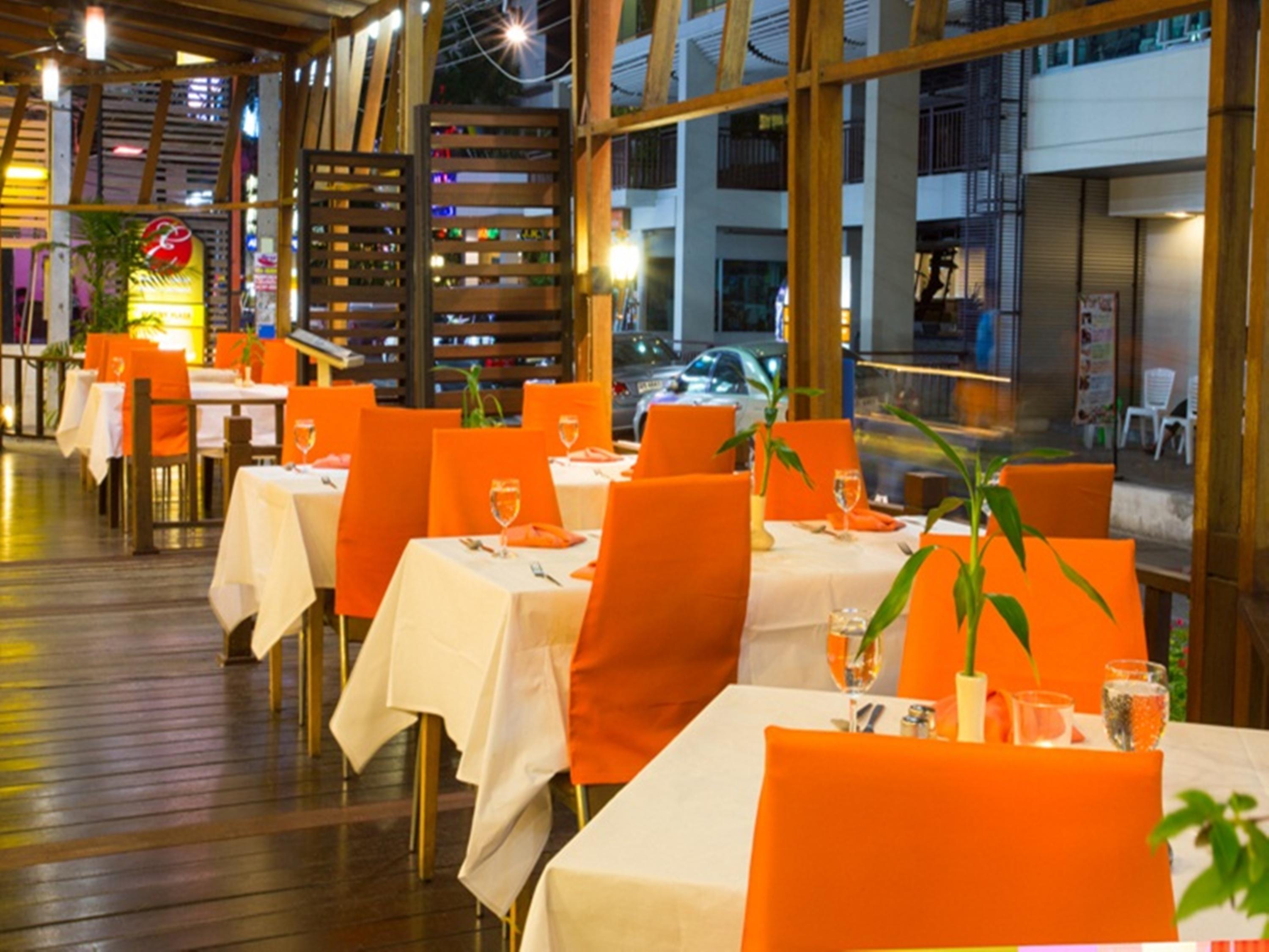 Eastiny Plaza Hotel Pattaya Buitenkant foto