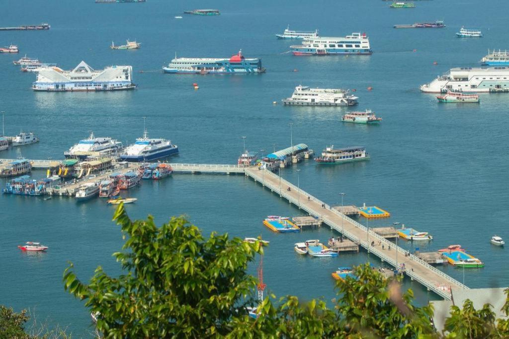 Eastiny Plaza Hotel Pattaya Buitenkant foto