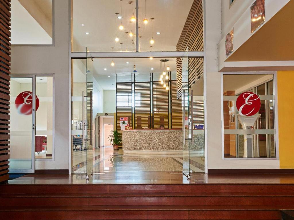 Eastiny Plaza Hotel Pattaya Buitenkant foto