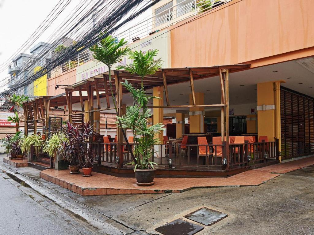 Eastiny Plaza Hotel Pattaya Buitenkant foto