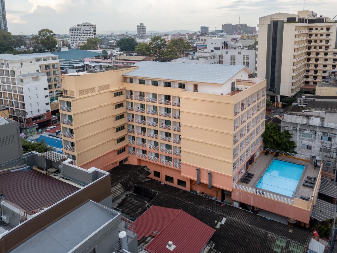 Eastiny Plaza Hotel Pattaya Buitenkant foto