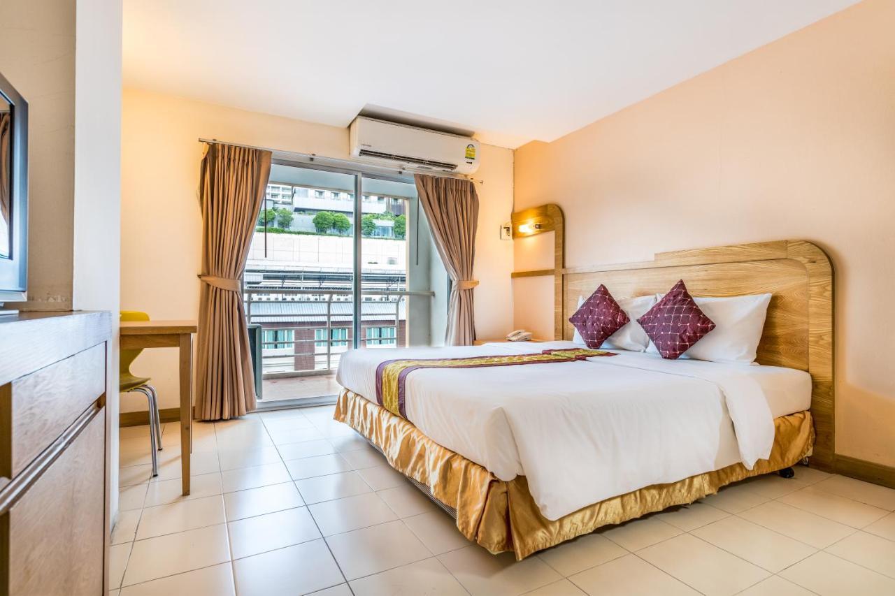 Eastiny Plaza Hotel Pattaya Buitenkant foto
