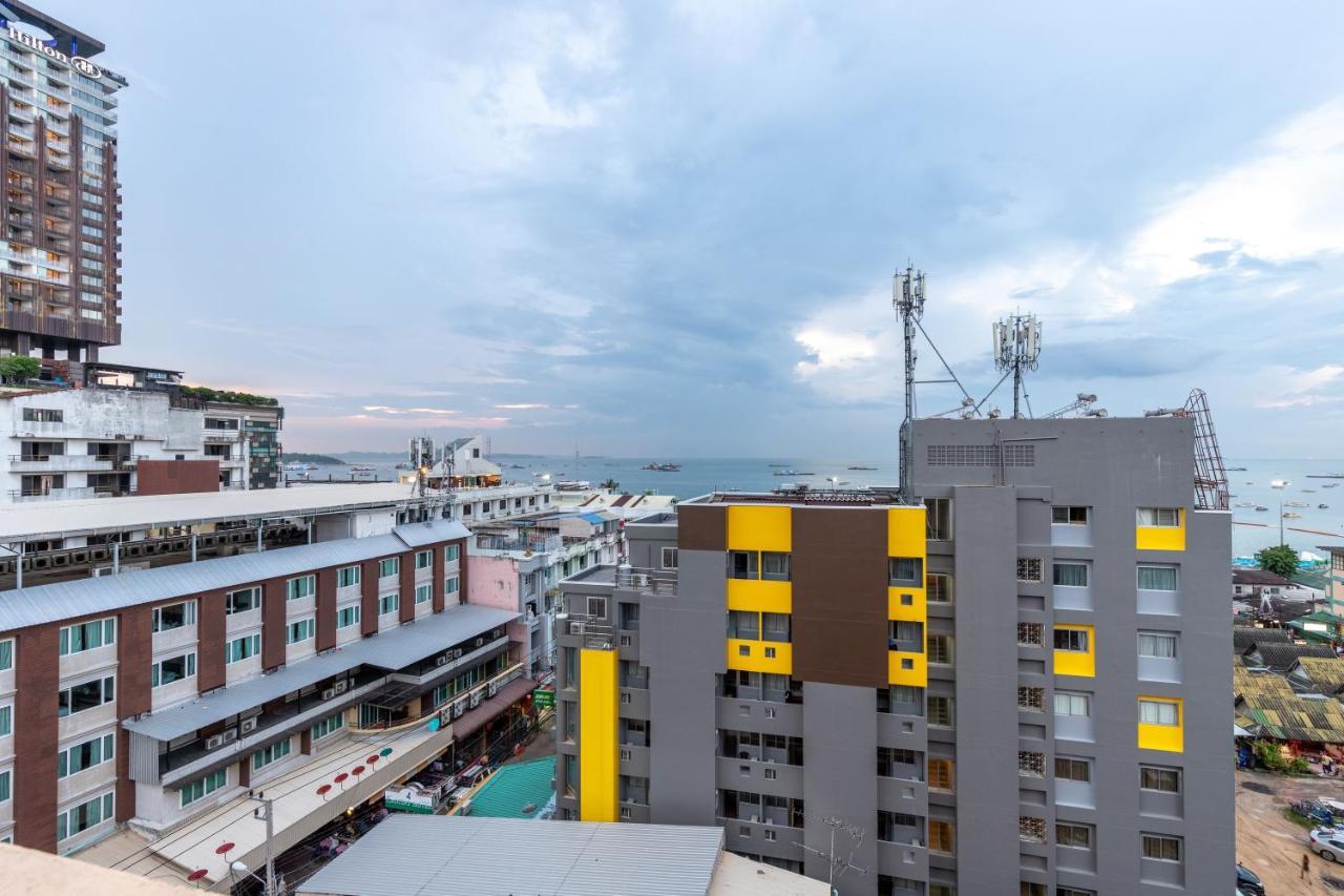 Eastiny Plaza Hotel Pattaya Buitenkant foto